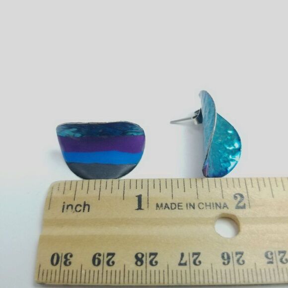 Vintage Funky Striped Blue Enamel Stud Earrings, Curved Design, Retro 80s Style - Picture 4 of 6